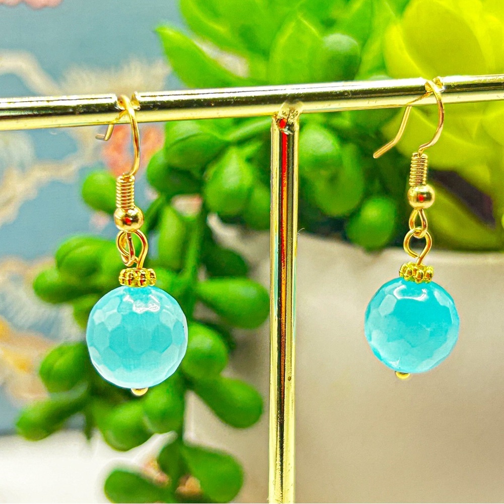 NWOT Genuine blue cat eye earrings, 18 k GP stainless steel 8mm beads, 1” long